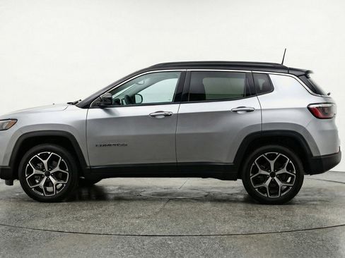 Used 2025 Jeep Compass Limited image 5