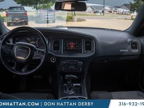 Used 2015 Dodge Charger SE w/ Popular Equipment Group RWD image 4