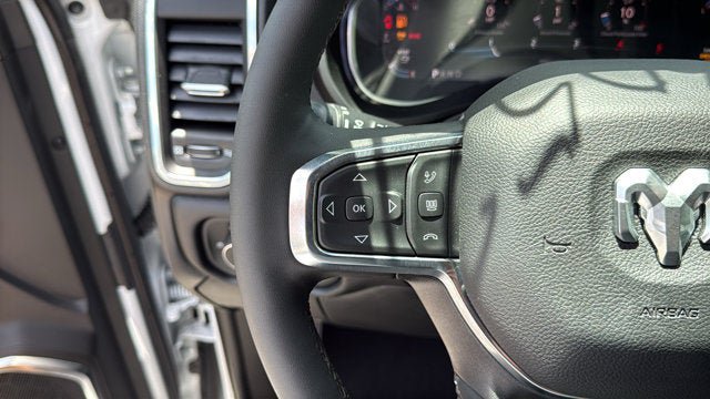Used 2026 RAM 2500 Laramie AWD/4WD image 16