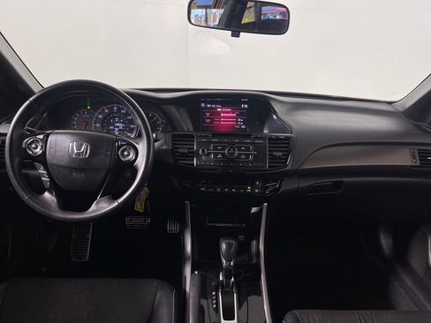 Used 2017 Honda Accord Sport image 14