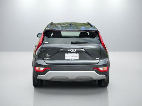 Used 2025 Kia Niro EX FWD image 6