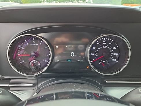 Used 2024 Kia Carnival LX FWD image 10