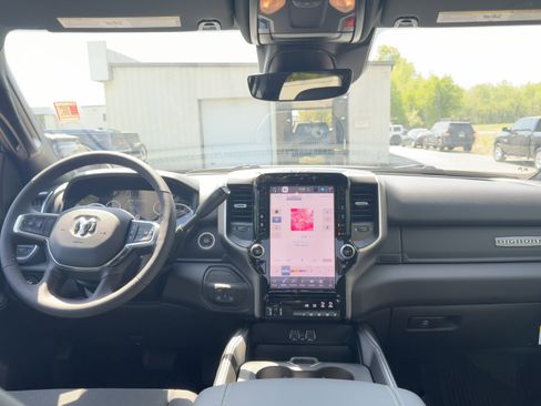 New 2026 RAM 2500 Big Horn AWD/4WD image 16