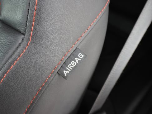 Used 2021 Chevrolet Camaro ZL1 RWD image 38