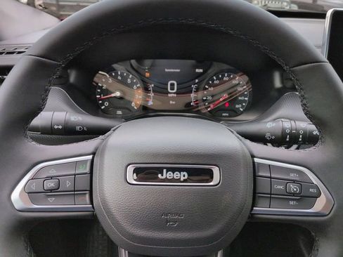New 2026 Jeep Compass Latitude image 25