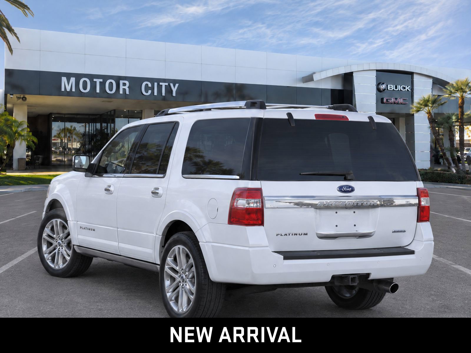 Used 2017 Ford Expedition EL Platinum AWD/4WD image 3