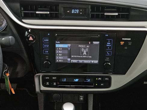 Used 2017 Toyota Corolla LE FWD image 12