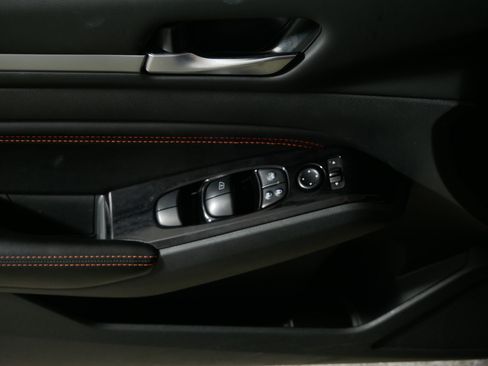 Used 2023 Nissan Altima 2.5 SR image 19