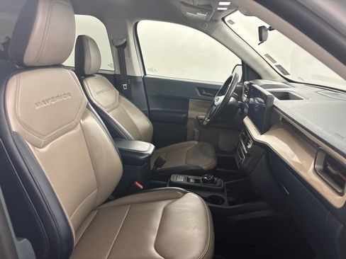 Used 2025 Ford Maverick Lariat w/ 4K Tow Package AWD/4WD image 18