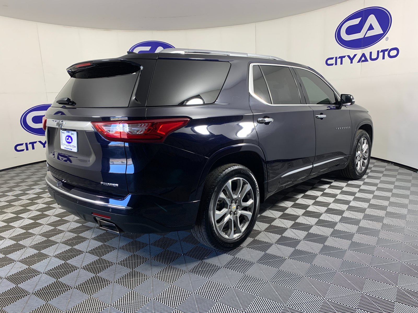 Used 2020 Chevrolet Traverse Premier w/ LPO, Floor Liner Package FWD image 3