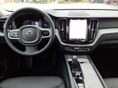 Certified 2025 Volvo XC60 B5 Plus image 13