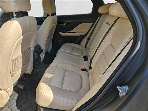 Used 2019 Jaguar F-PACE Prestige AWD/4WD image 16