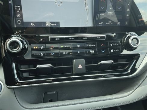 Used 2020 Toyota Highlander Platinum image 36