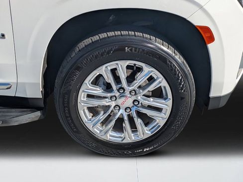 Used 2024 GMC Yukon SLT image 8