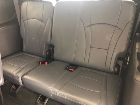 Used 2023 Buick Enclave Essence w/ Experience Buick Package AWD/4WD image 9
