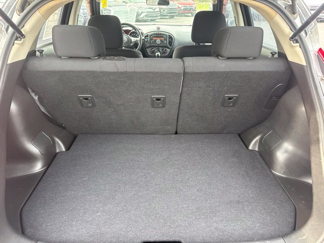 Used 2011 Nissan Juke S FWD image 10