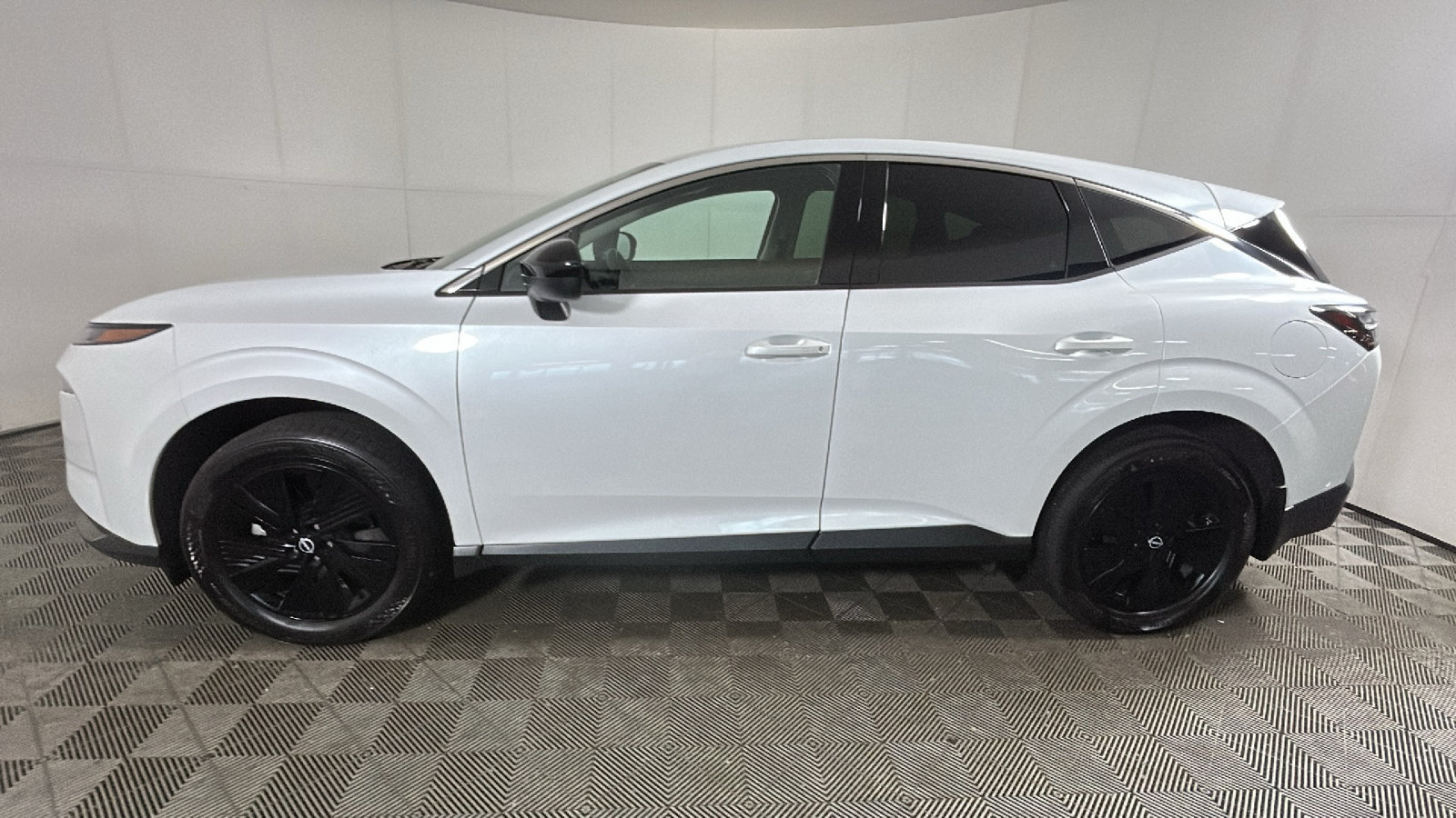 Used 2025 Nissan Murano SV FWD image 7
