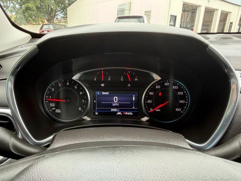 Used 2023 Chevrolet Equinox LT FWD image 16
