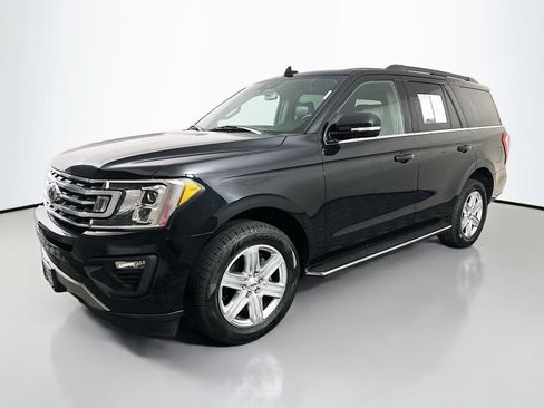 Used 2019 Ford Expedition XLT w/ Equipment Group 202A AWD/4WD image 3