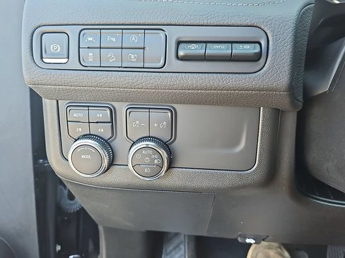 Certified 2024 GMC Yukon XL Denali AWD/4WD image 33