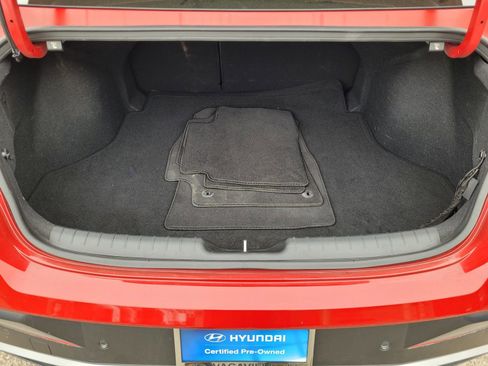 Certified 2024 Hyundai Elantra Limited FWD image 33