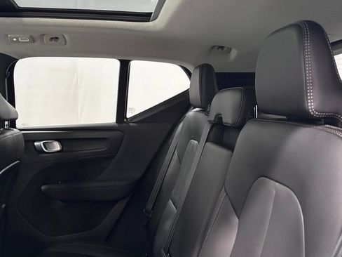 Certified 2026 Volvo XC40 B5 Plus AWD/4WD image 22