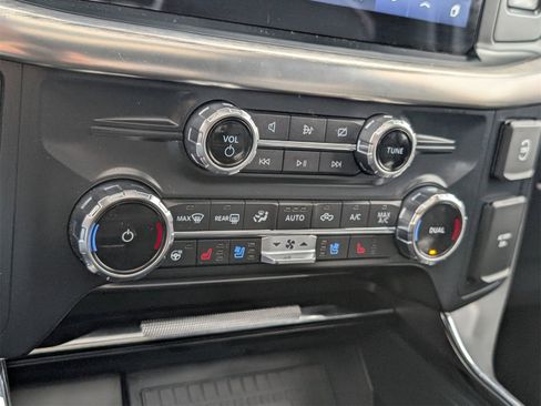 Used 2022 Ford F150 Lariat w/ Equipment Group 502A High image 21