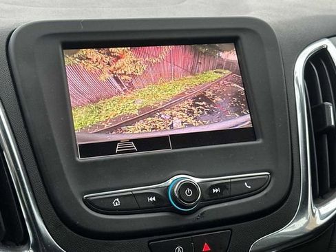 Used 2022 Chevrolet Equinox LT image 16