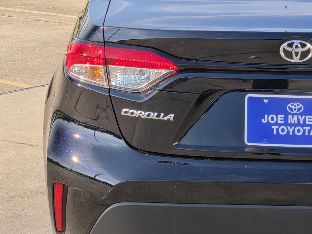 Used 2026 Toyota Corolla LE FWD image 10