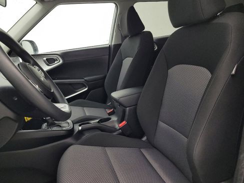 Used 2025 Kia Soul LX w/ LX Technology Package image 17