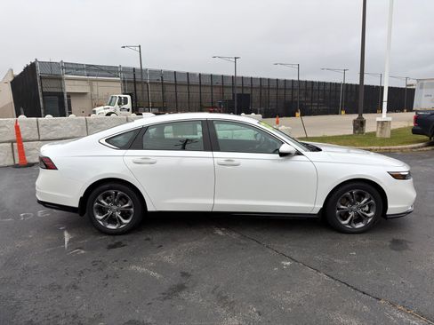 Used 2023 Honda Accord EX-L image 7