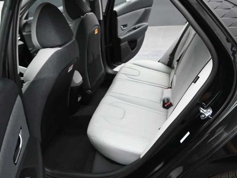 New 2026 Hyundai Elantra Limited FWD image 16