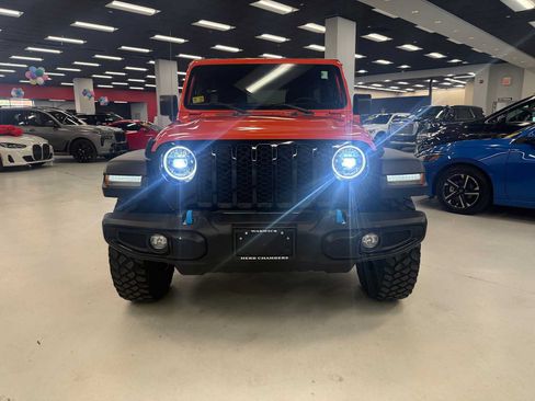 Used 2023 Jeep Wrangler Unlimited w/ Cold Weather Group AWD/4WD image 2
