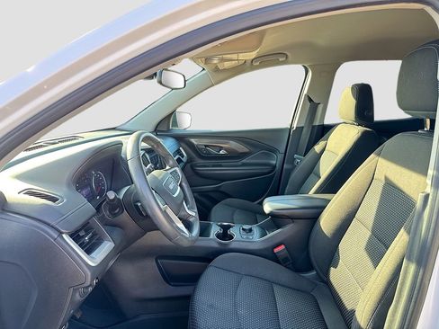 Used 2023 GMC Terrain SLE w/ Driver Convenience Package image 10