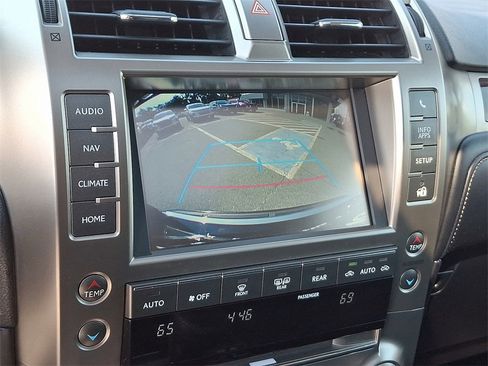 Used 2019 Lexus GX 460 image 18