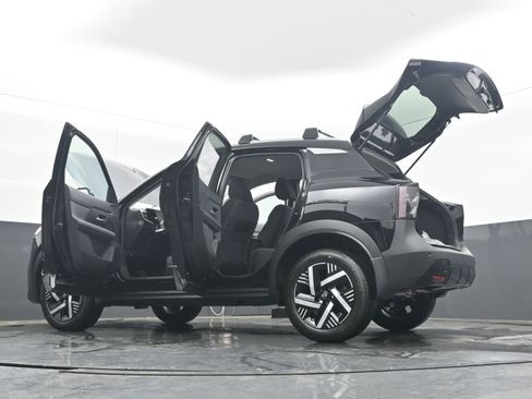 New 2026 Nissan Kicks SV FWD image 42