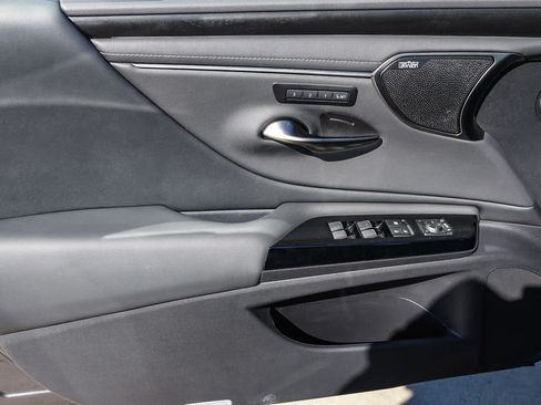 Certified 2025 Lexus ES 300h w/ Accessory Package (Z1) FWD image 24