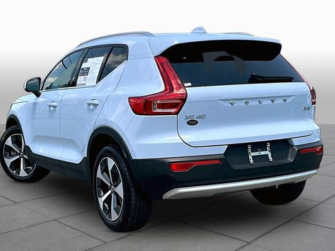 Used 2024 Volvo XC40 B5 Plus AWD/4WD image 12