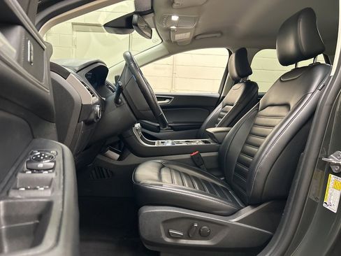 Used 2023 Ford Edge SEL image 7