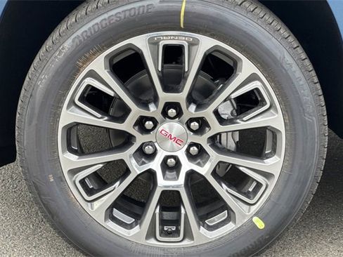 New 2026 GMC Yukon Denali w/ Denali Reserve Package image 26