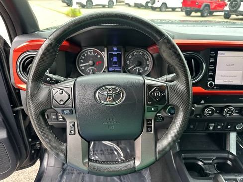 Used 2020 Toyota Tacoma TRD Off-Road AWD/4WD image 32