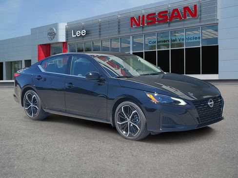 New 2026 Nissan Altima 2.5 SR FWD image 1