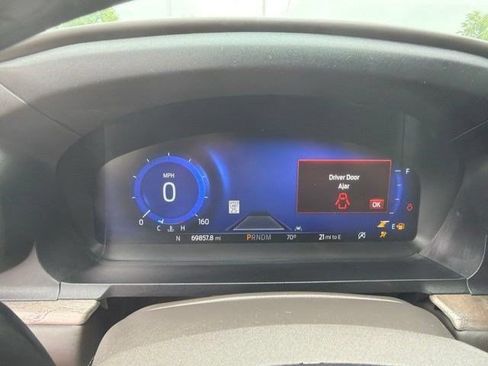 Used 2020 Ford Explorer Platinum w/ Premium Technology Package AWD/4WD image 15