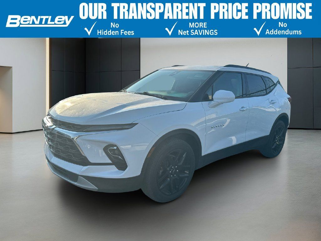Used 2024 Chevrolet Blazer LT w/ Convenience Package FWD image 1