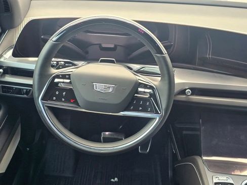 New 2026 Cadillac Vistiq Luxury AWD/4WD image 17