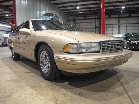 Used 1996 Chevrolet Caprice Classic image 12