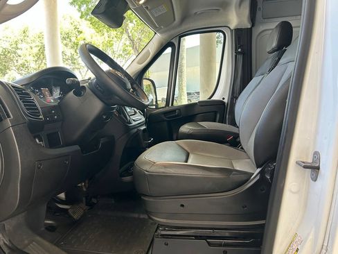 Used 2025 RAM ProMaster 2500 w/ Convenience Group FWD image 6