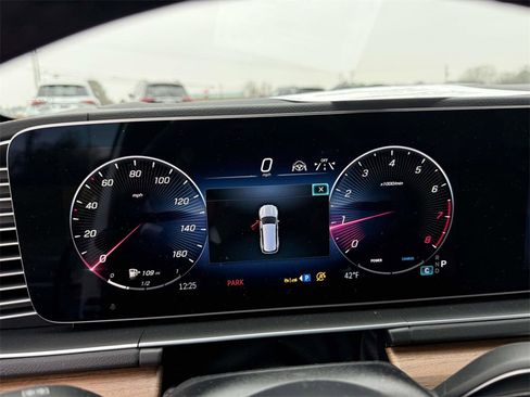 Used 2026 Mercedes-Benz GLS 580 4MATIC image 16