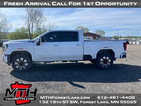 Used 2025 GMC Sierra 2500 Denali w/ Denali Reserve Package AWD/4WD image 5