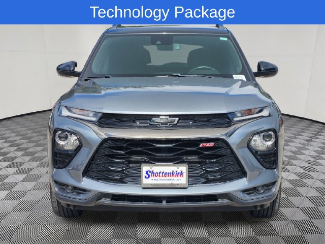 Used 2022 Chevrolet TrailBlazer RS w/ Technology Package FWD image 2